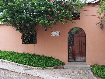 entrance to Casa de Cafe