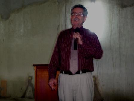 Bob preaching in Honduras